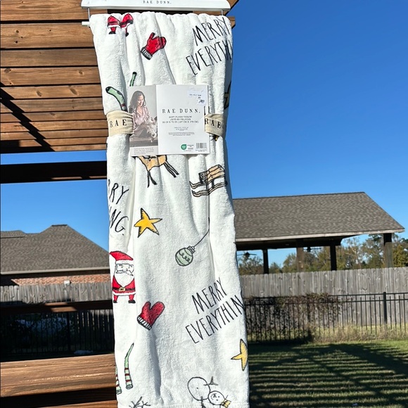 NWT! Rae Dunn Soft Plush ThrowHoliday Blanket - Picture 3 of 6